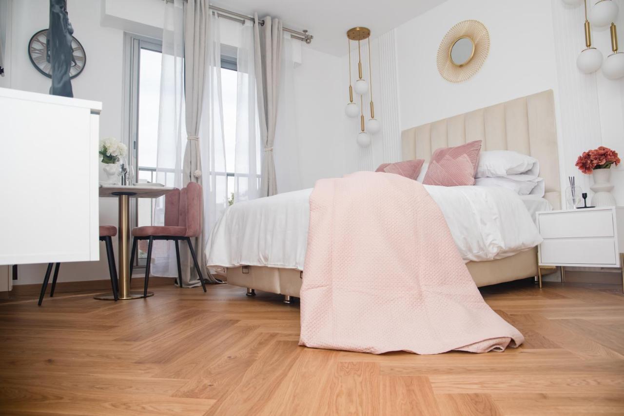 Paris' Premium Romantic Studio Exterior foto